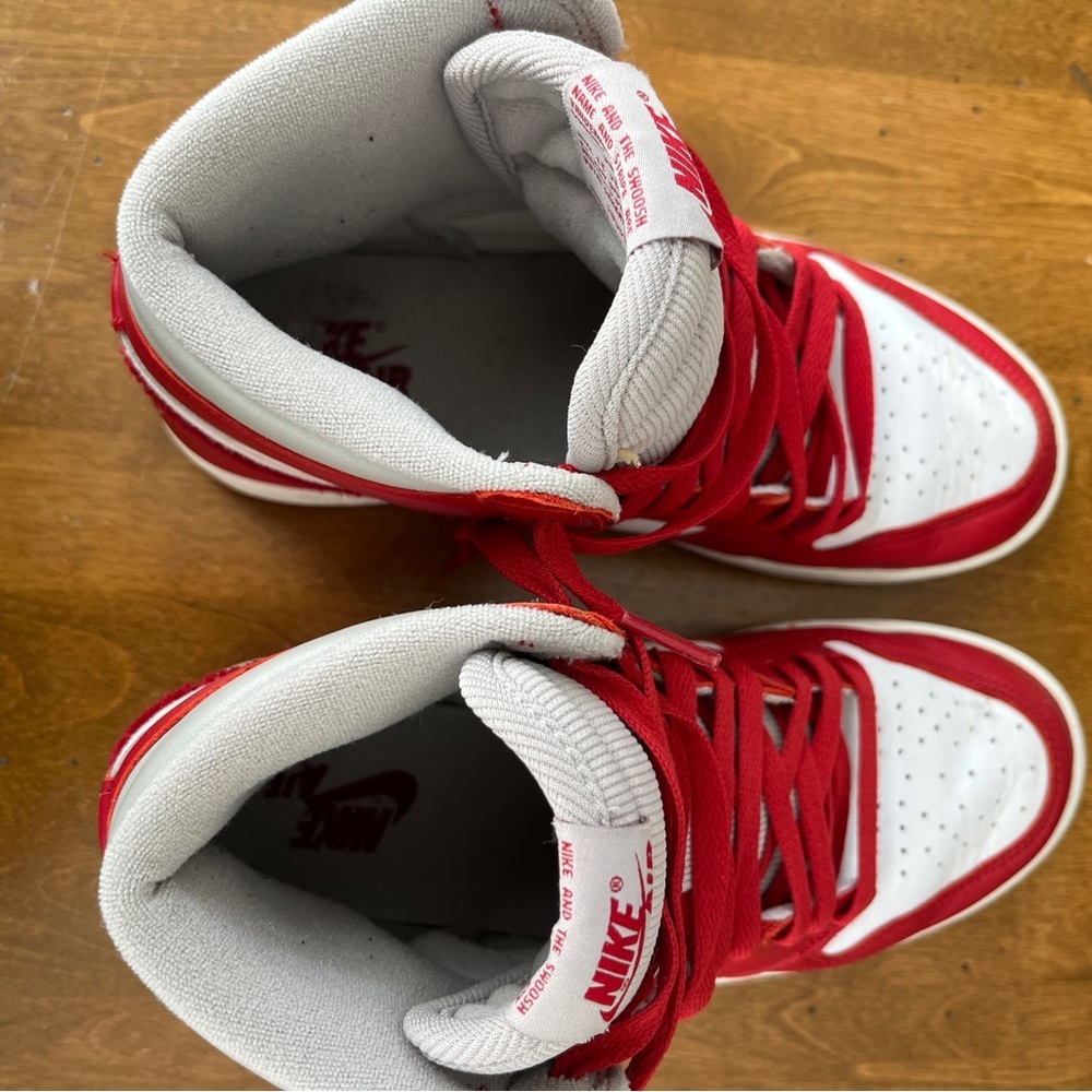 Women’s Nike Jordan 1 Retro OG Varsity Red. 7.5 - Picture 6 of 8